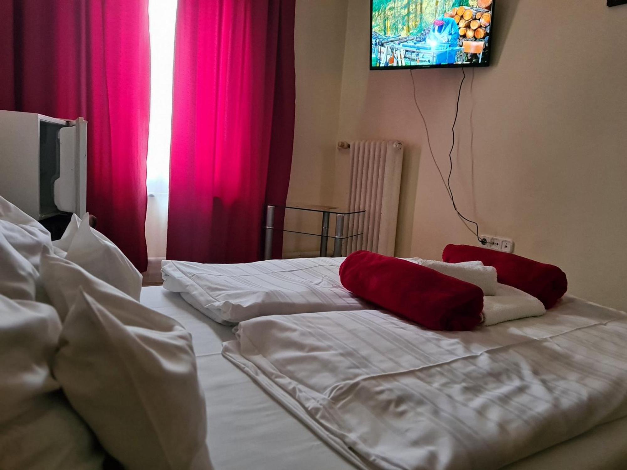 Hotel Oroszlan Szigetvar Luaran gambar